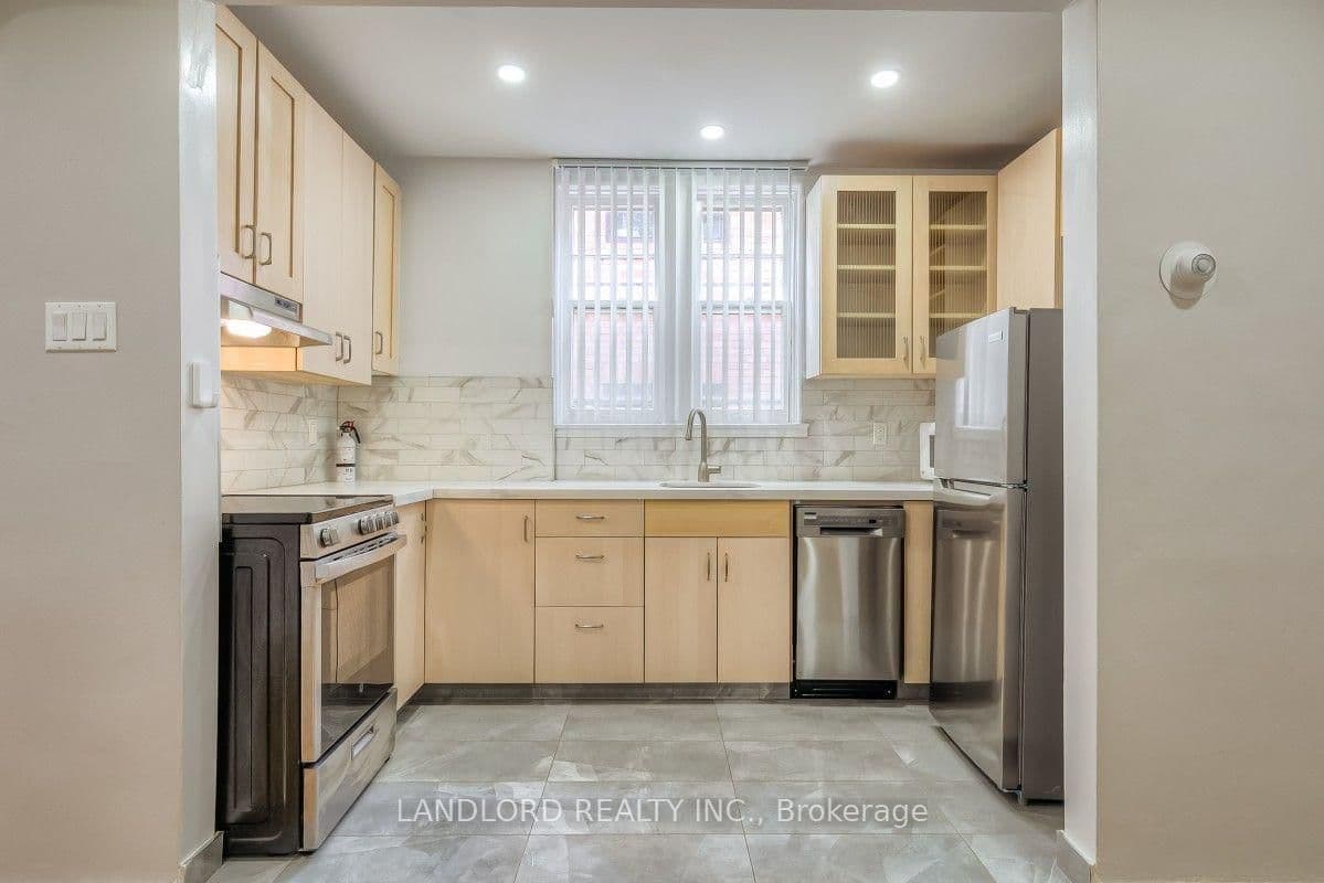 16 ACACIA RD in Toronto - Property View