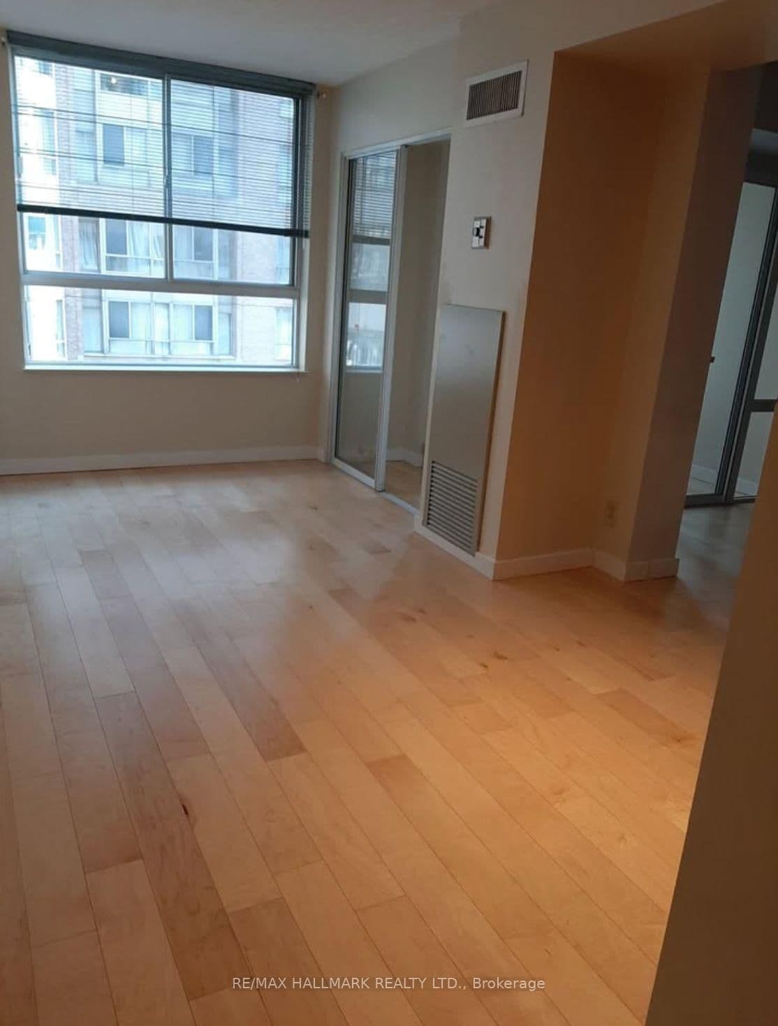 711 BAY ST in Toronto - Property View