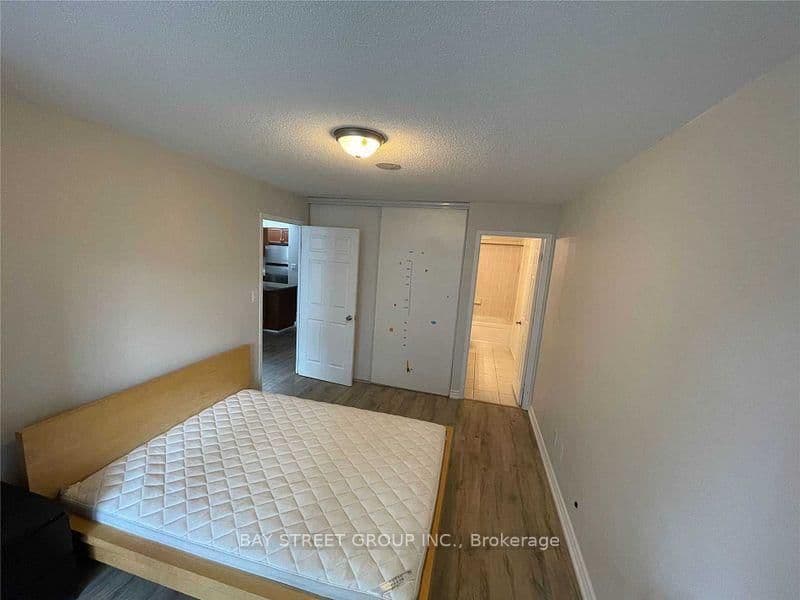 35 HOLLYWOOD AVE in Toronto - Property View