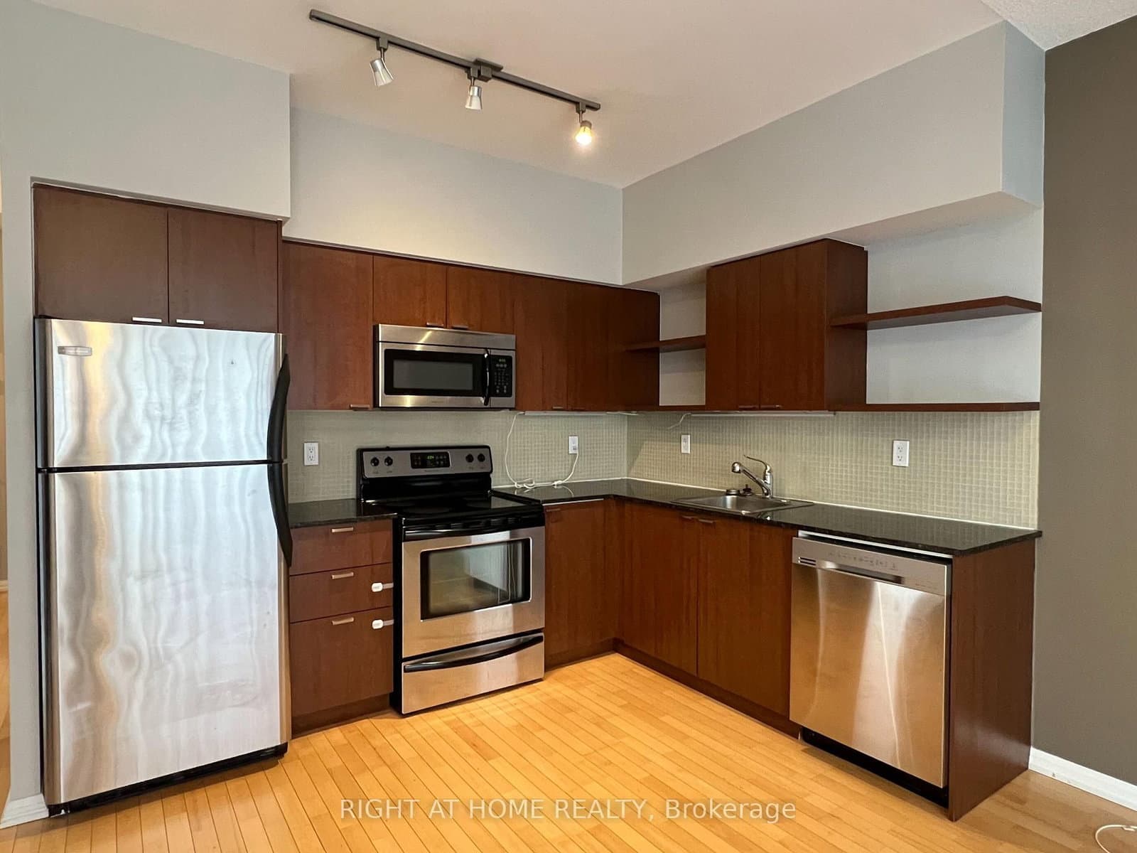35 HAYDEN ST in Toronto - Property View