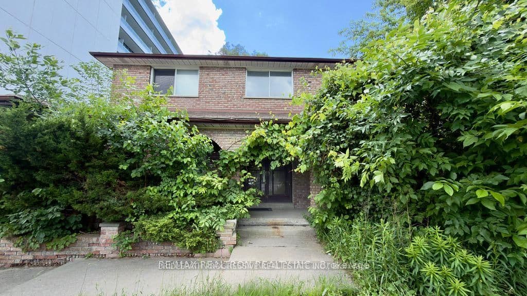 589 E SHEPPARD AVE in Toronto