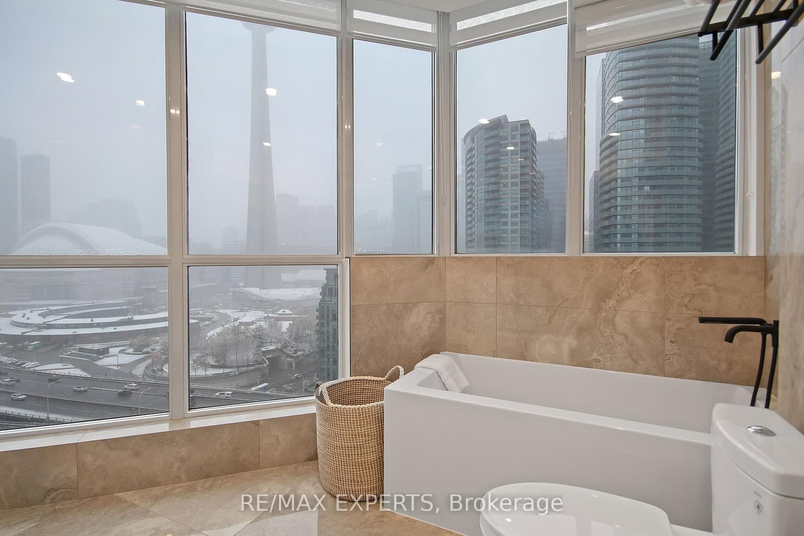 208 W QUEENS QUAY in Toronto