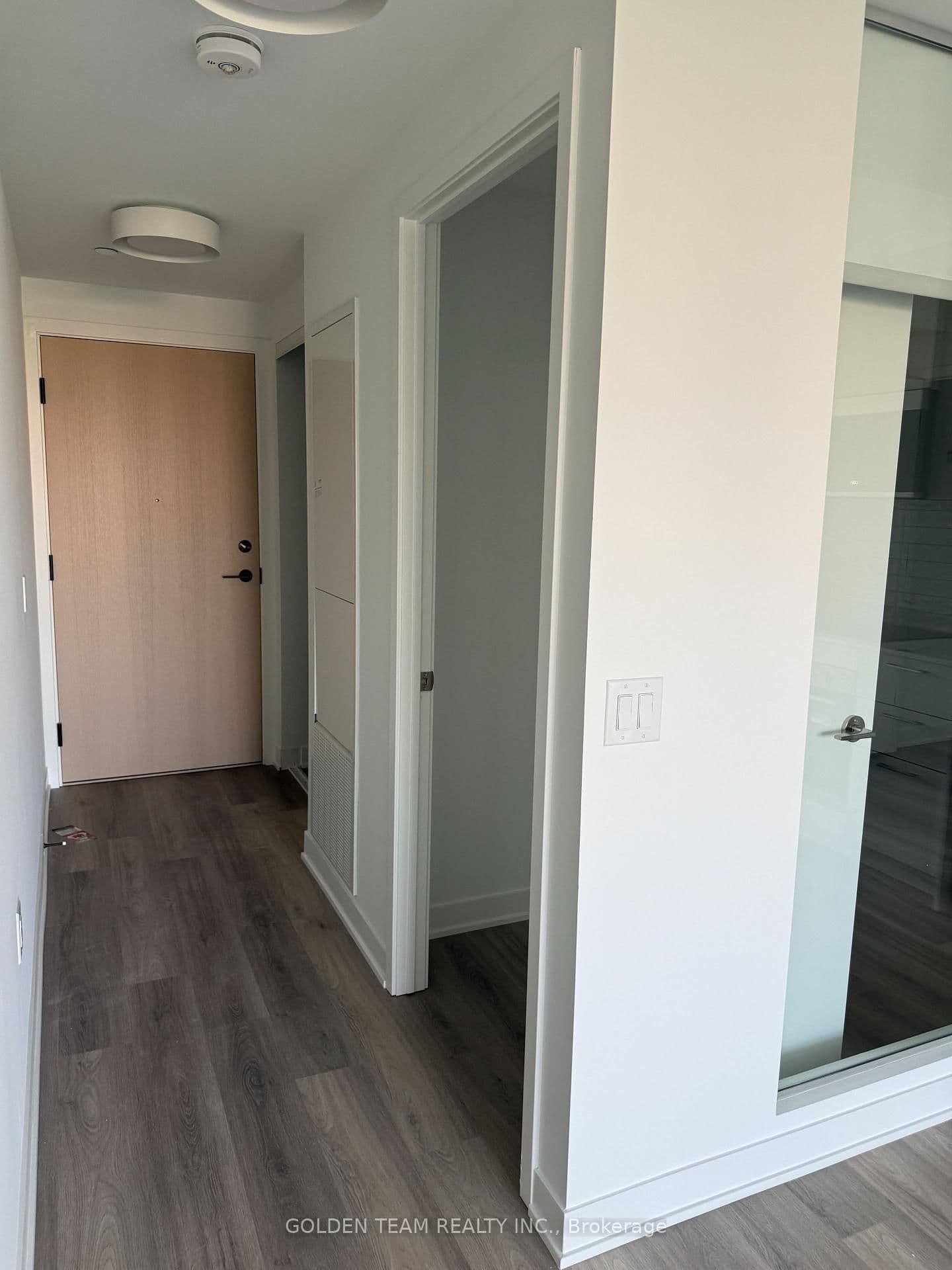 10 OAK ST in Toronto - Property View