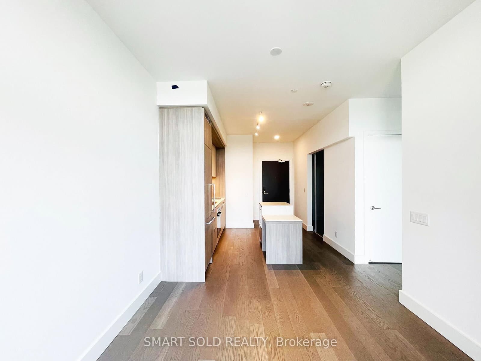 6 GREENBRIAR RD in Toronto - Property View