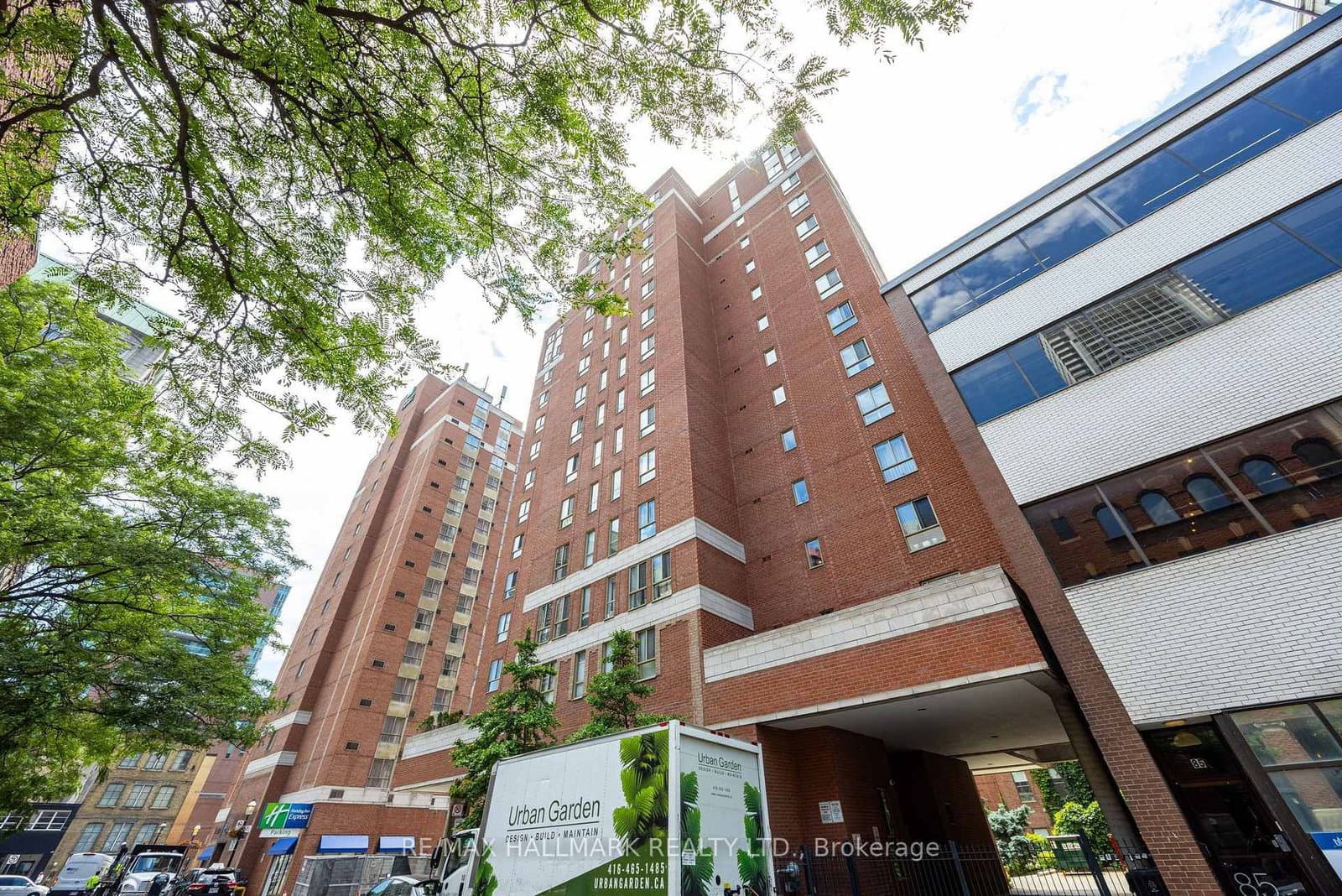 95 LOMBARD ST in Toronto - Property View