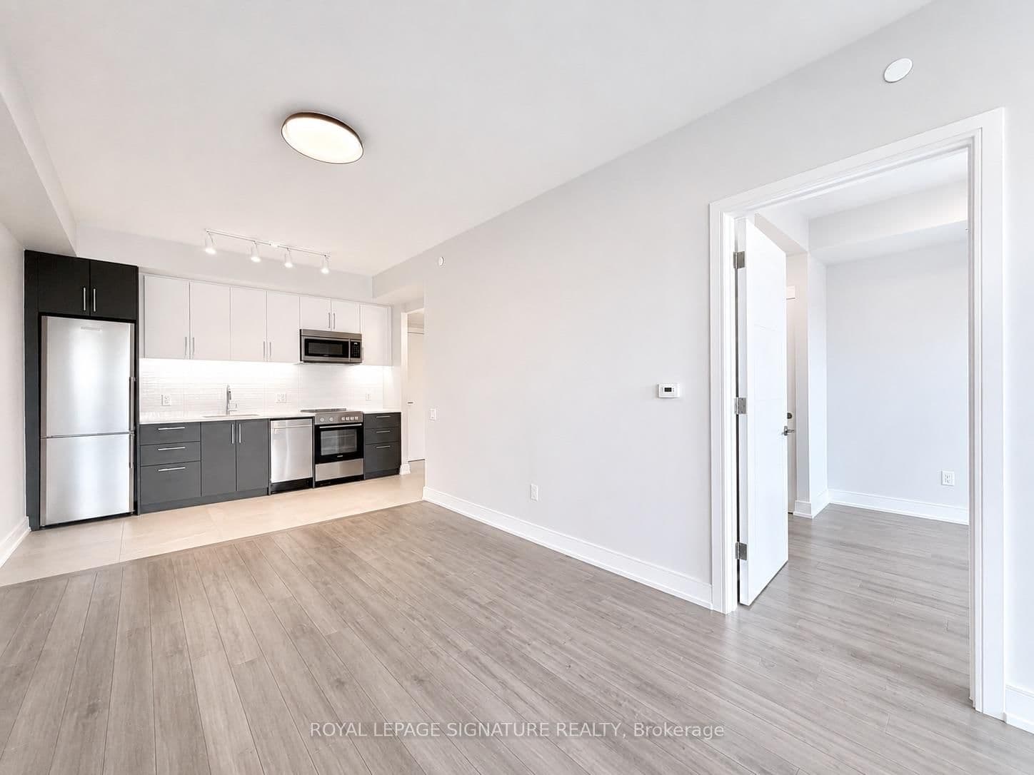 2525 BATHURST ST in Toronto - Property View
