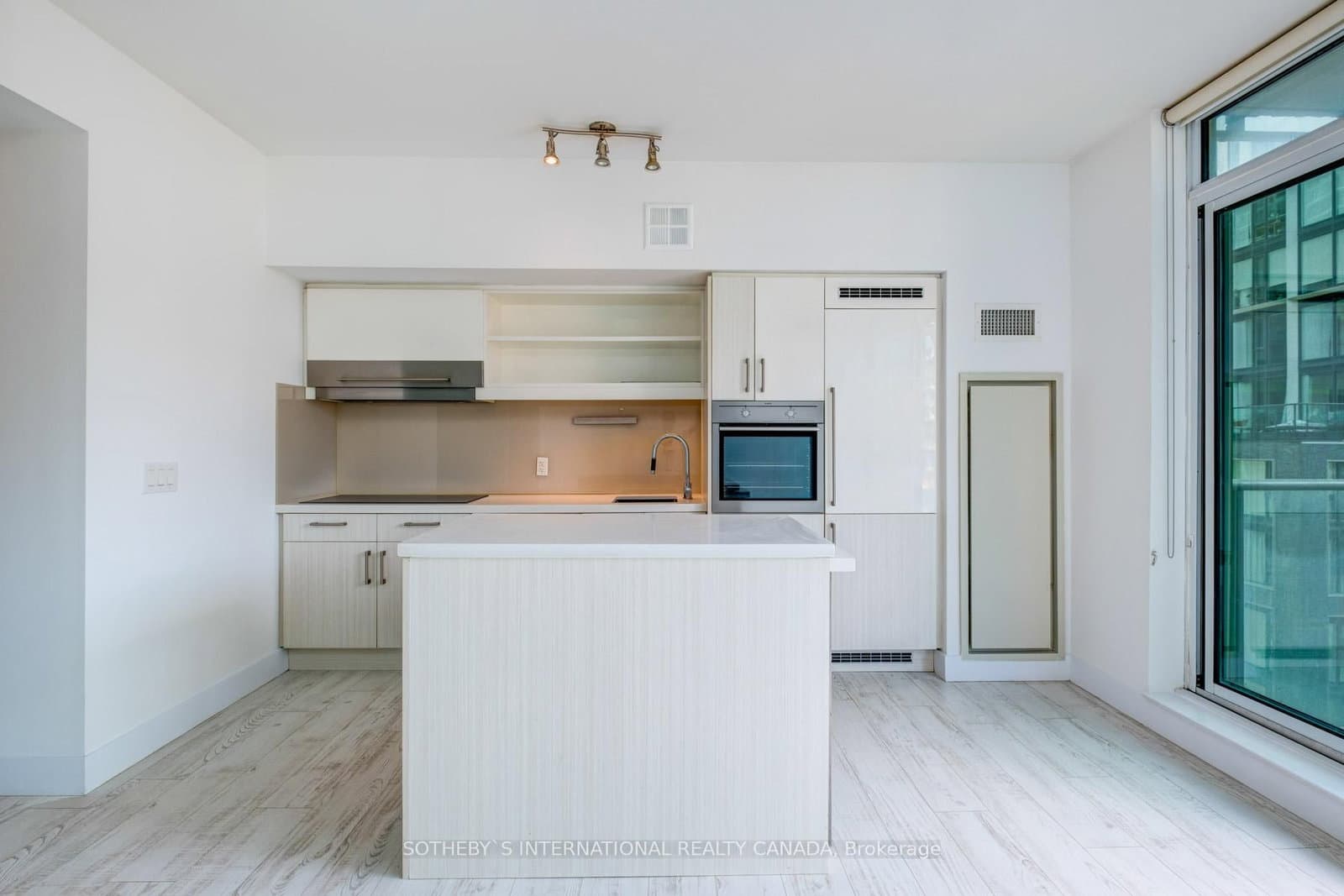 39 SHERBOURNE ST in Toronto - Property View