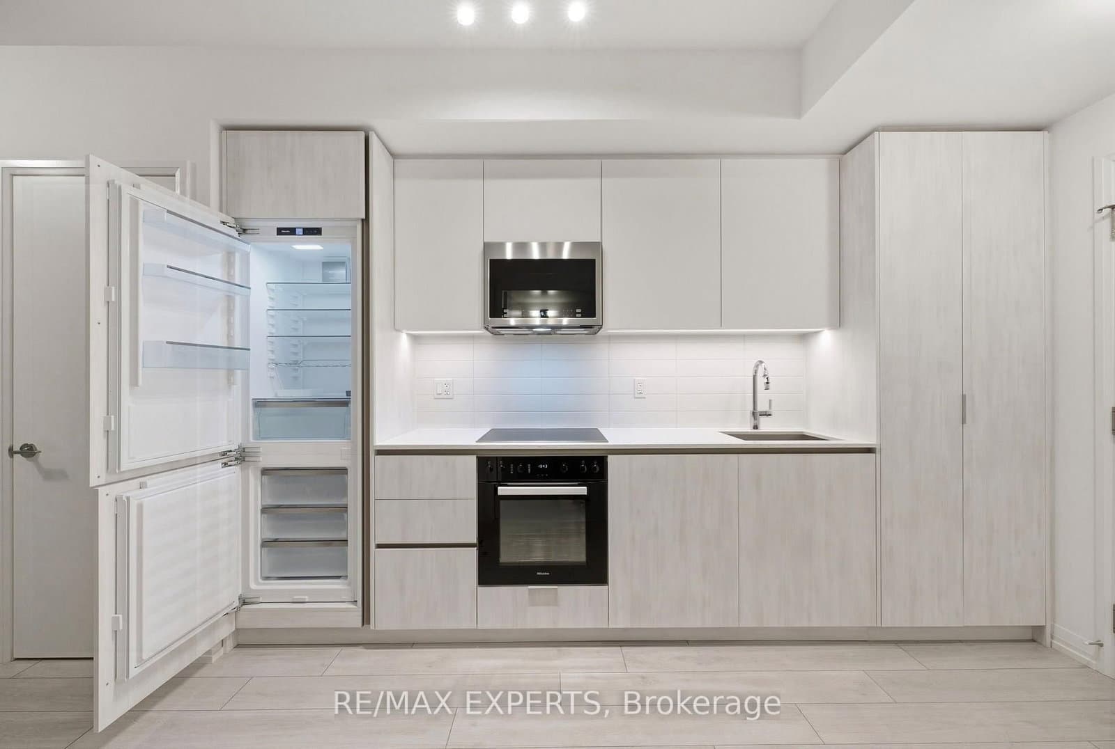 400 KING ST in Toronto - Property View