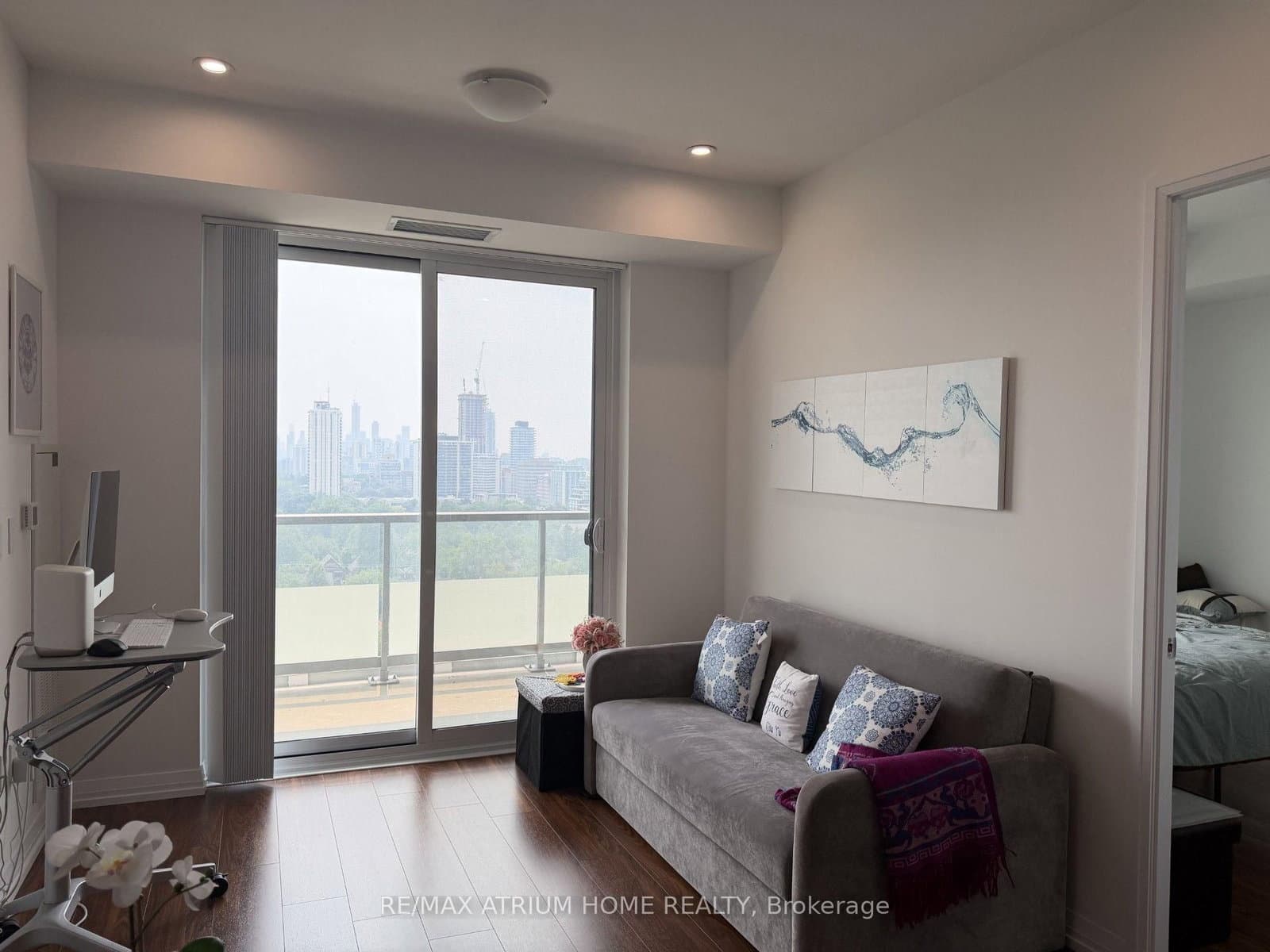 25 HOLLY ST in Toronto - Property View
