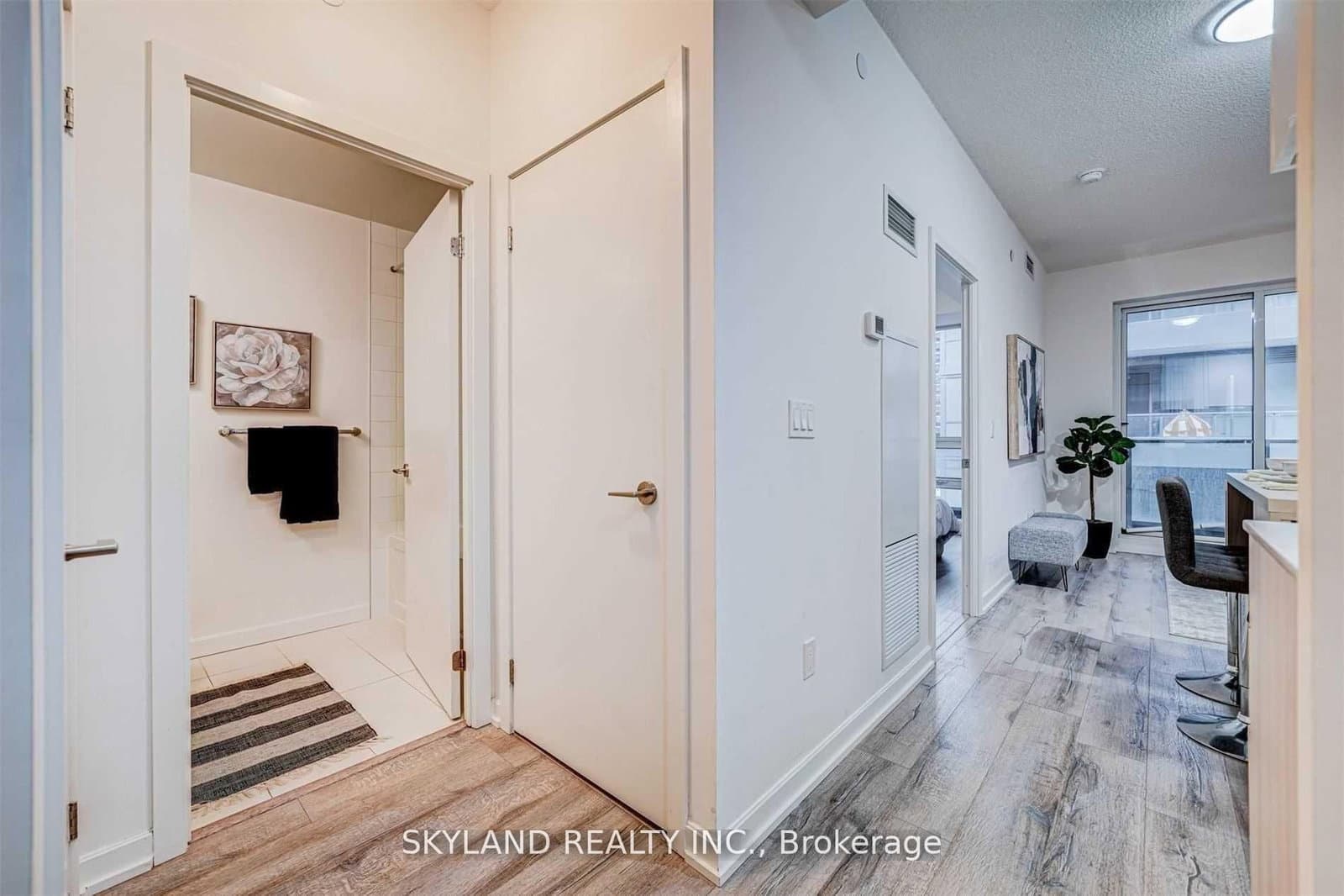 52 FOREST MANOR RD in Toronto - Property View