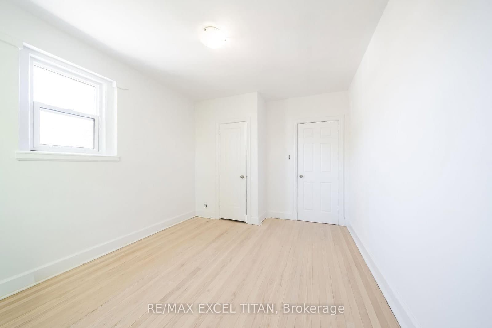 1 MALLORY GARDENS in Toronto - Property View