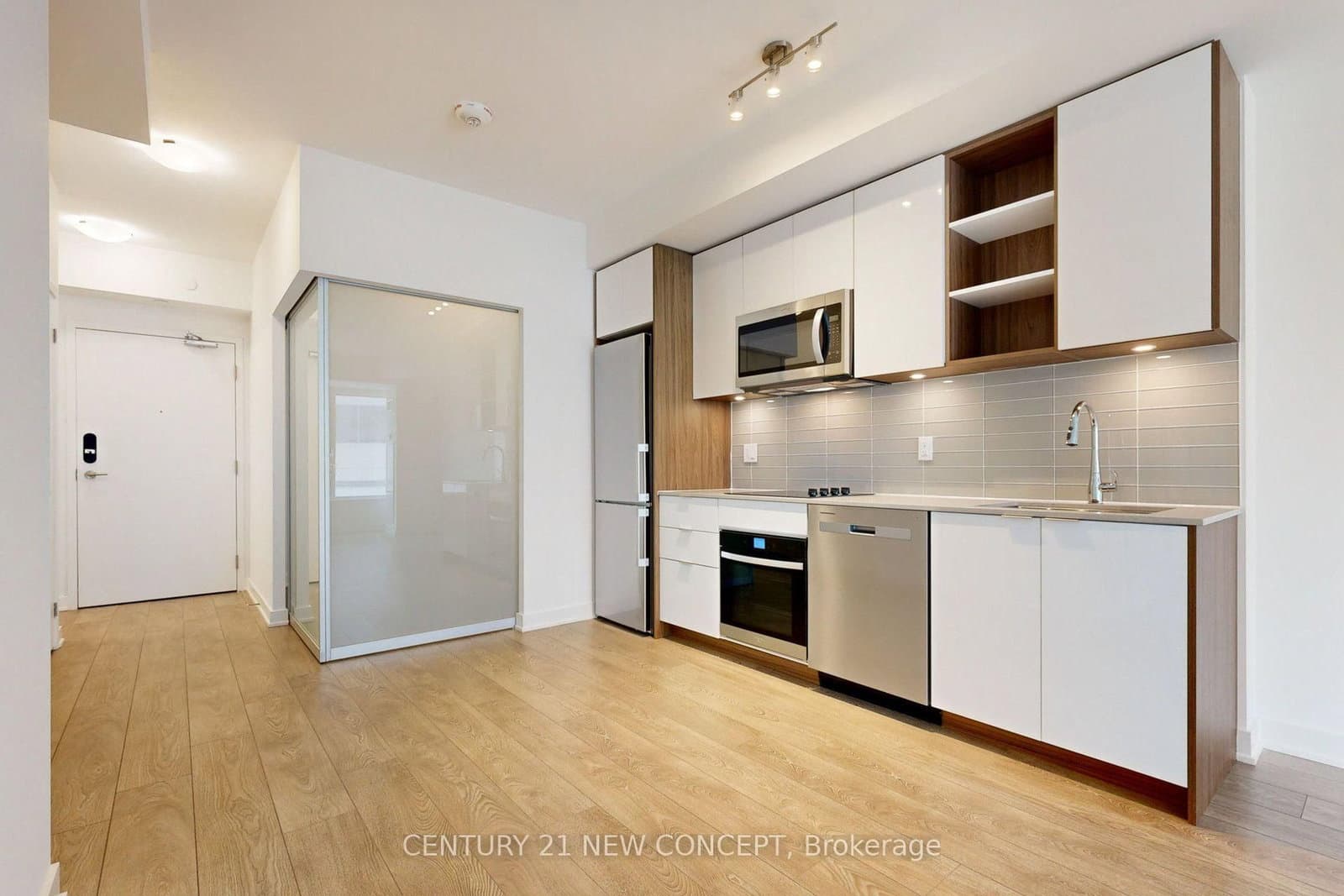 543 RICHMOND ST in Toronto - Property View