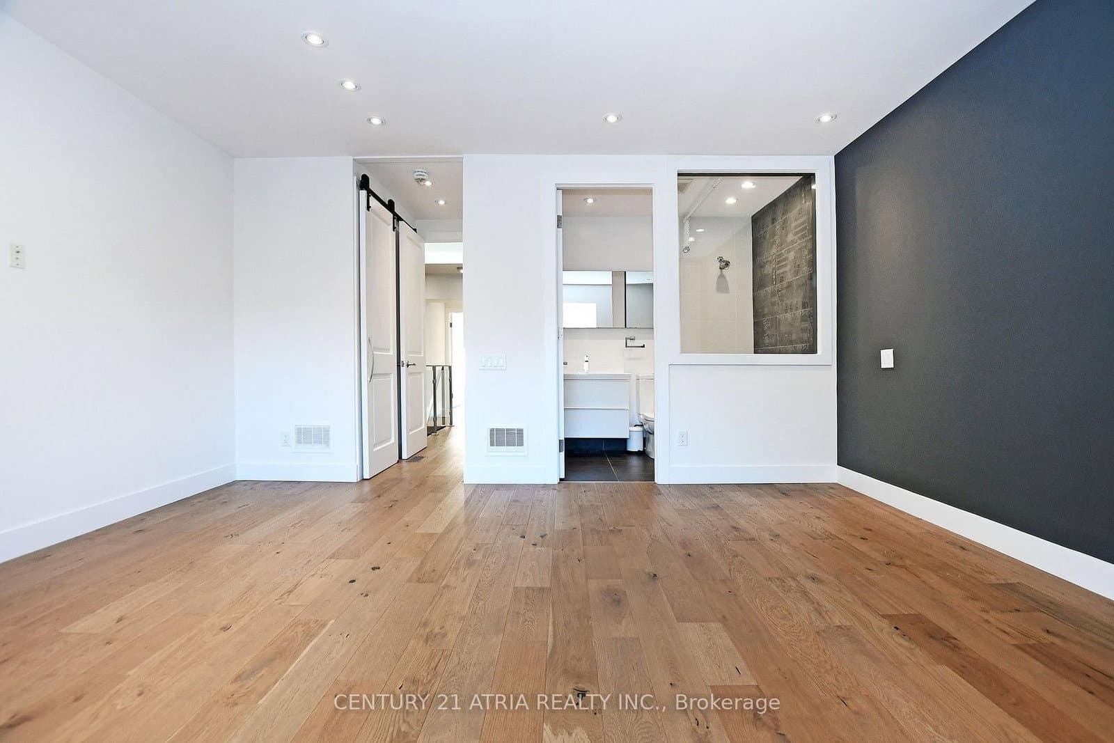 10 PALMERSTON AVE in Toronto