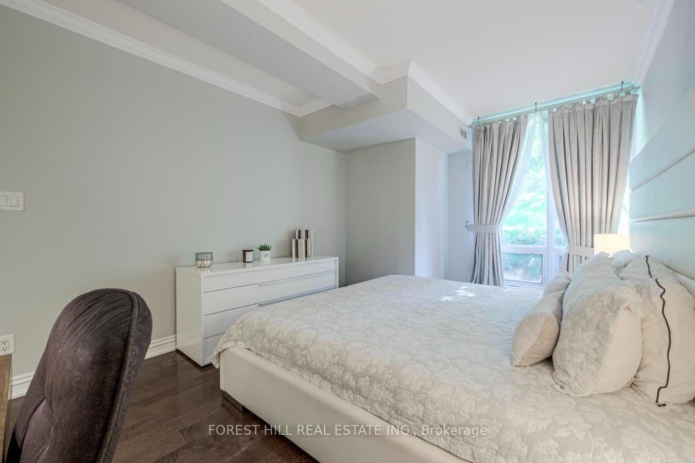 38 WILLIAM CARSON CRES in Toronto