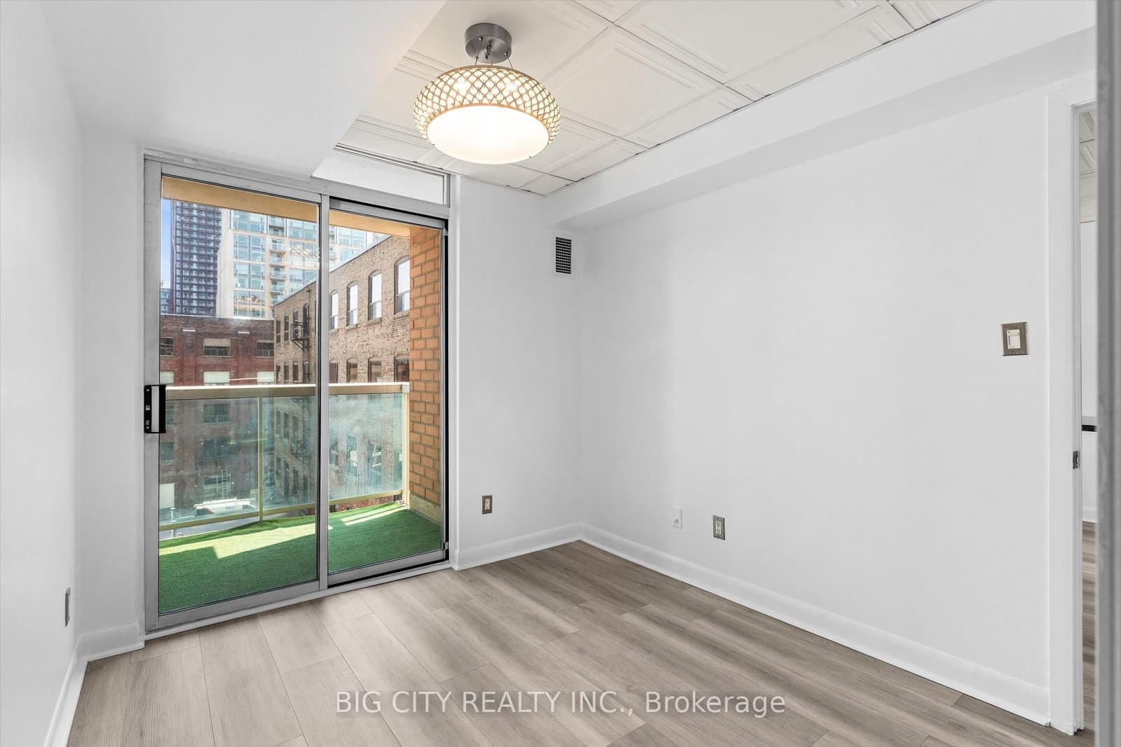 313 E RICHMOND ST in Toronto