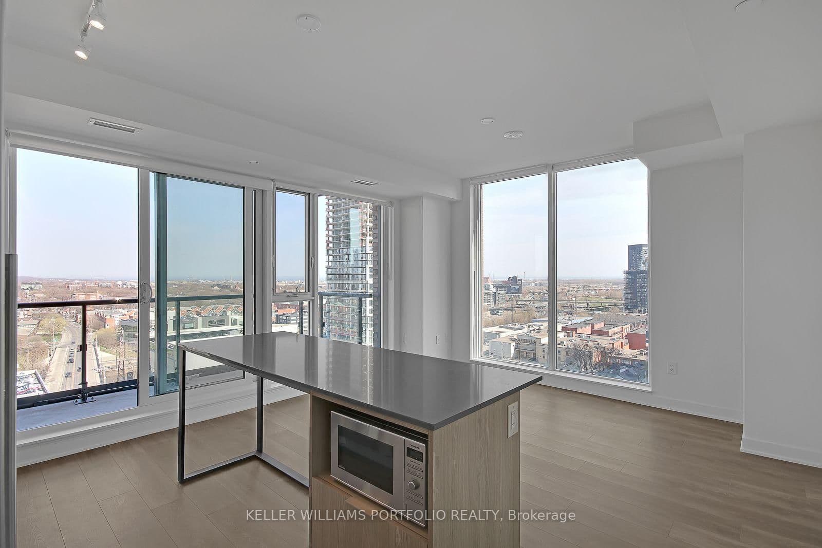 130 RIVER ST in Toronto