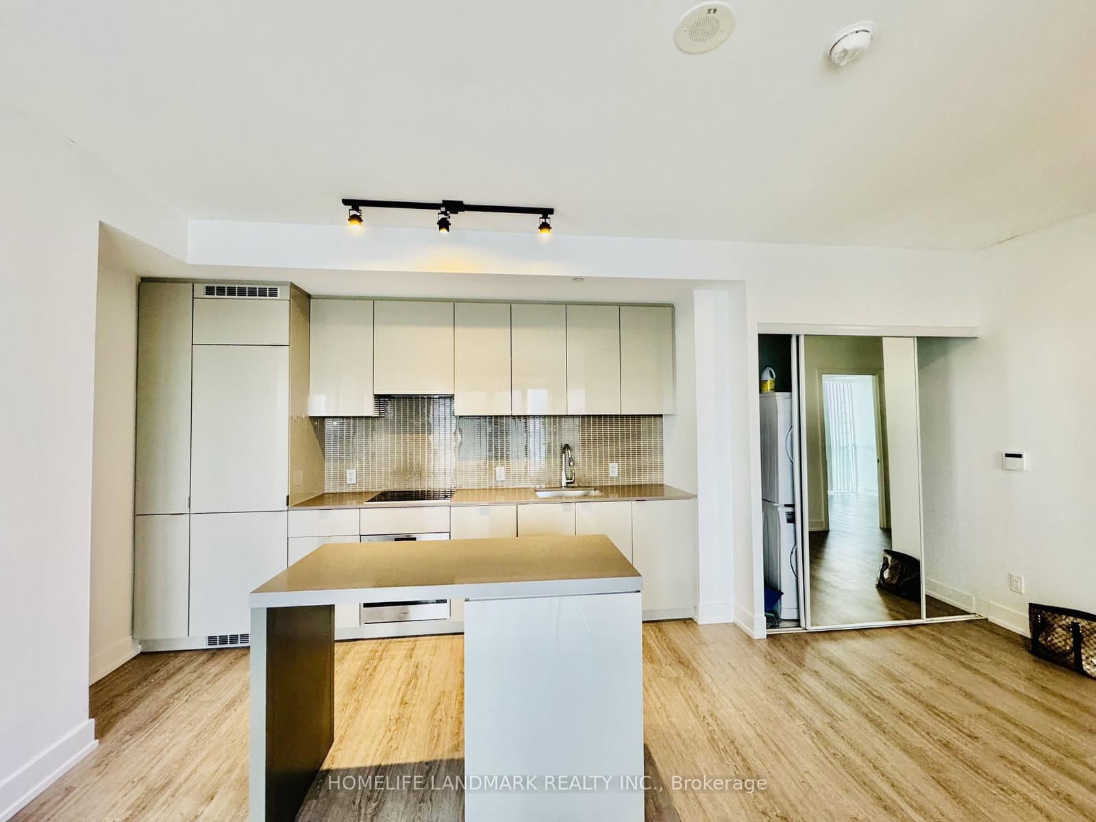 7 GRENVILLE ST in Toronto