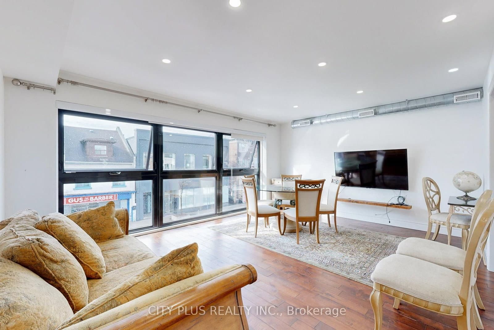 704 W BLOOR ST in Toronto