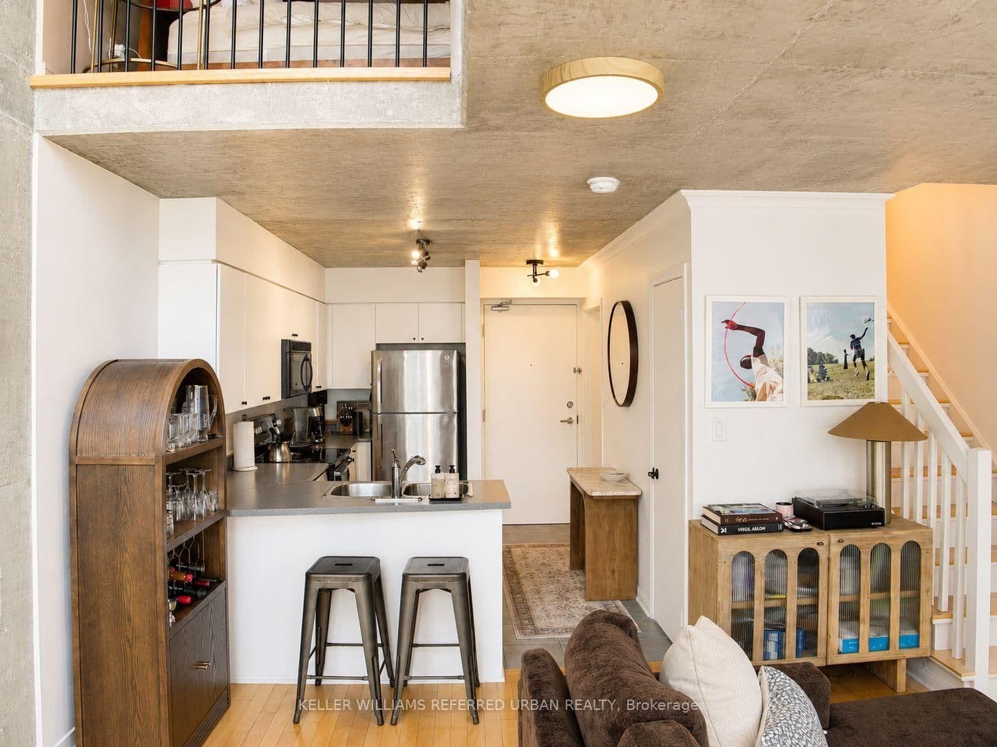 1029 W KING ST in Toronto