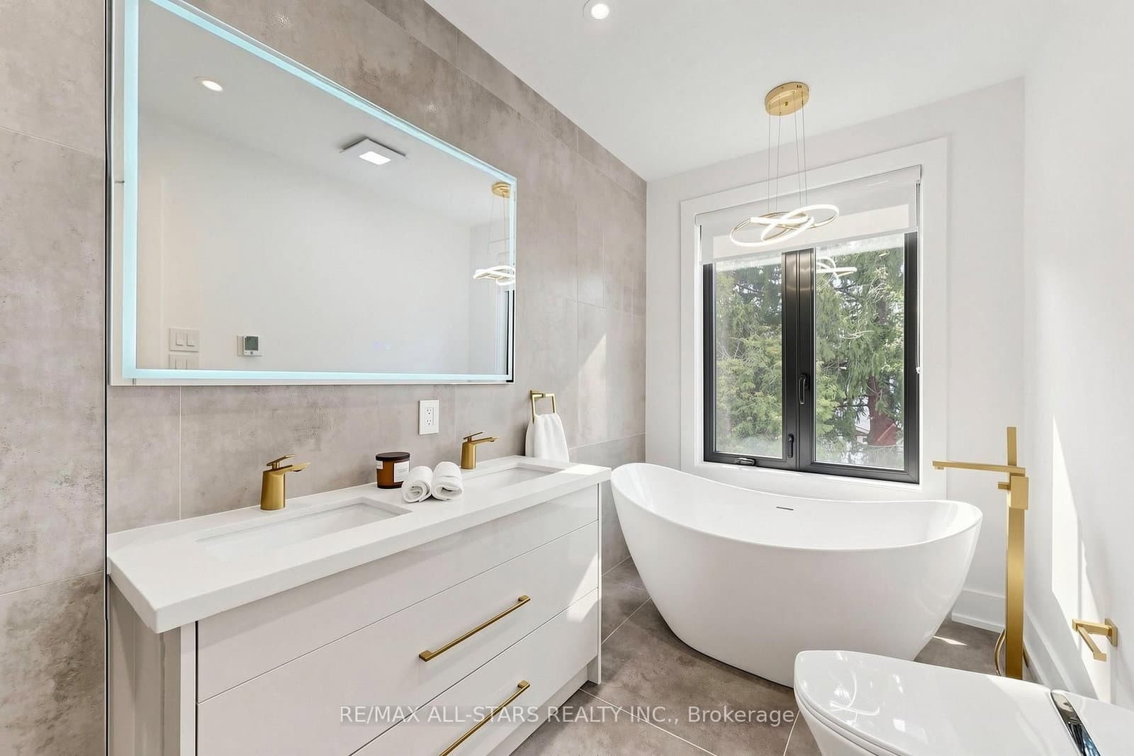 127 BANFF RD in Toronto