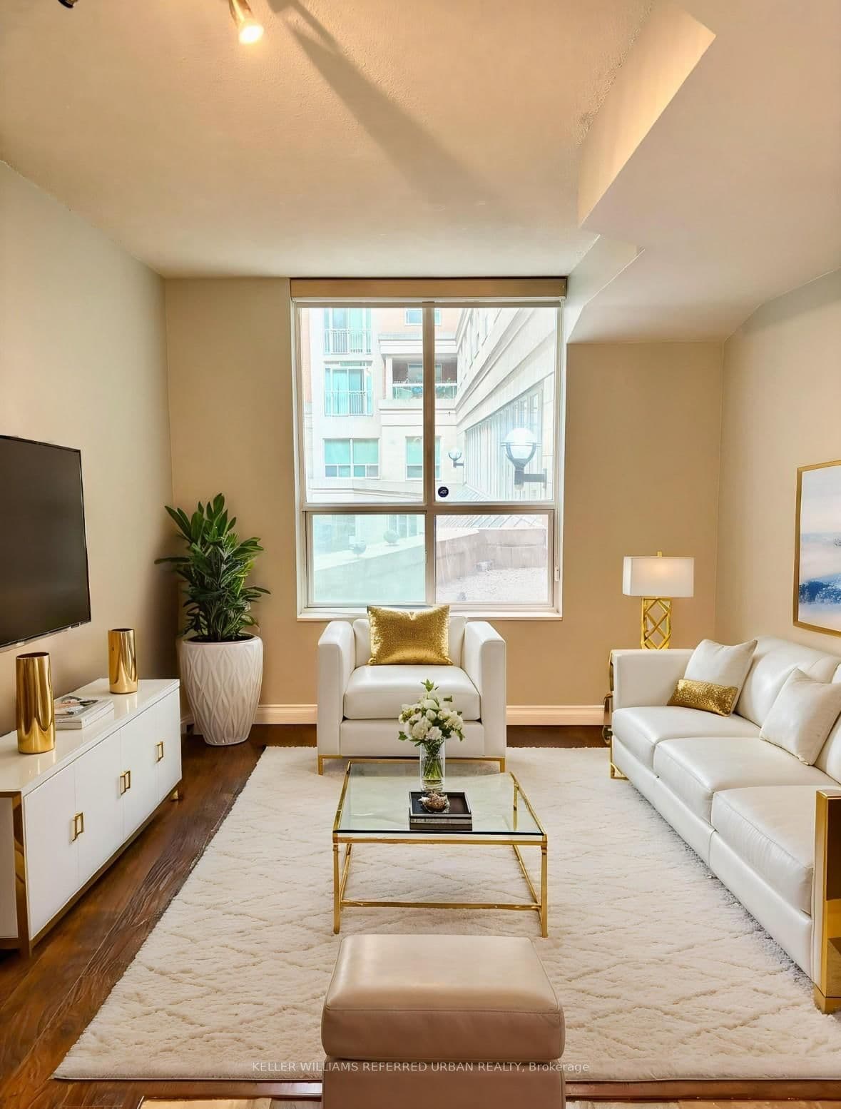 323 RICHMOND ST in Toronto