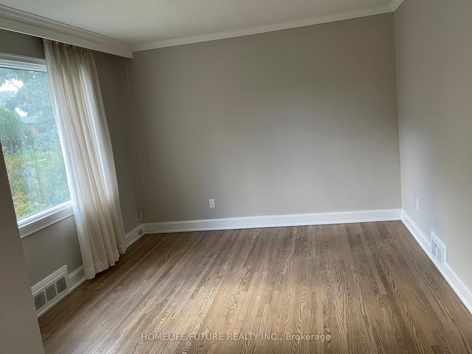7 KARNWOOD DR in Toronto - Property View
