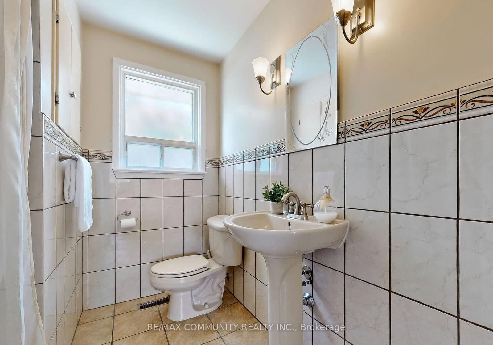 1 APPLEFIELD DR in Toronto - Property View
