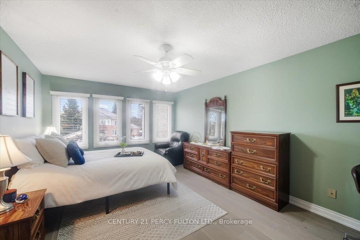 38 CARLISLE CRES in Toronto - Property View