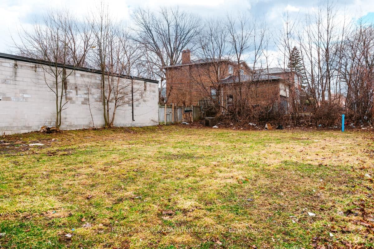 240 MARKHAM RD in Toronto - Property View