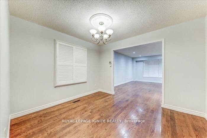 23 LONGBOW SQUARE in Toronto - Property View