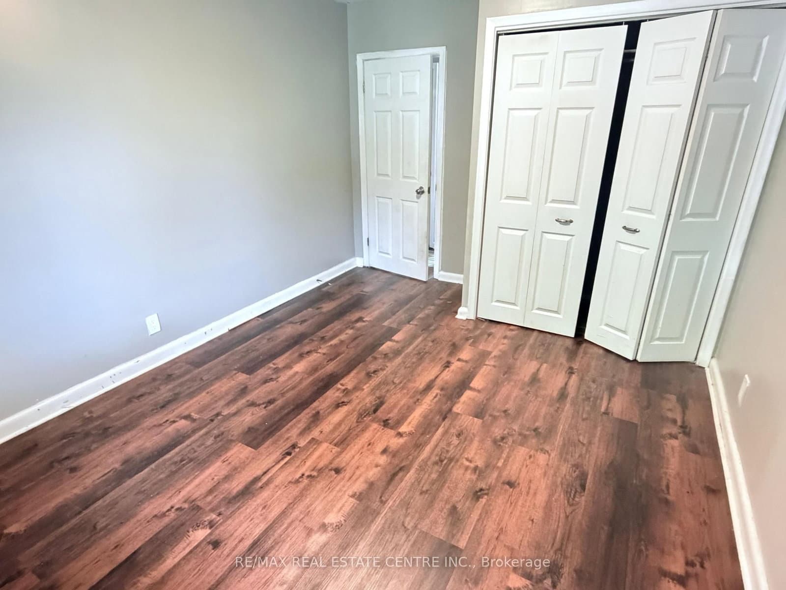 52 SHARBOT AVE in Toronto - Property View