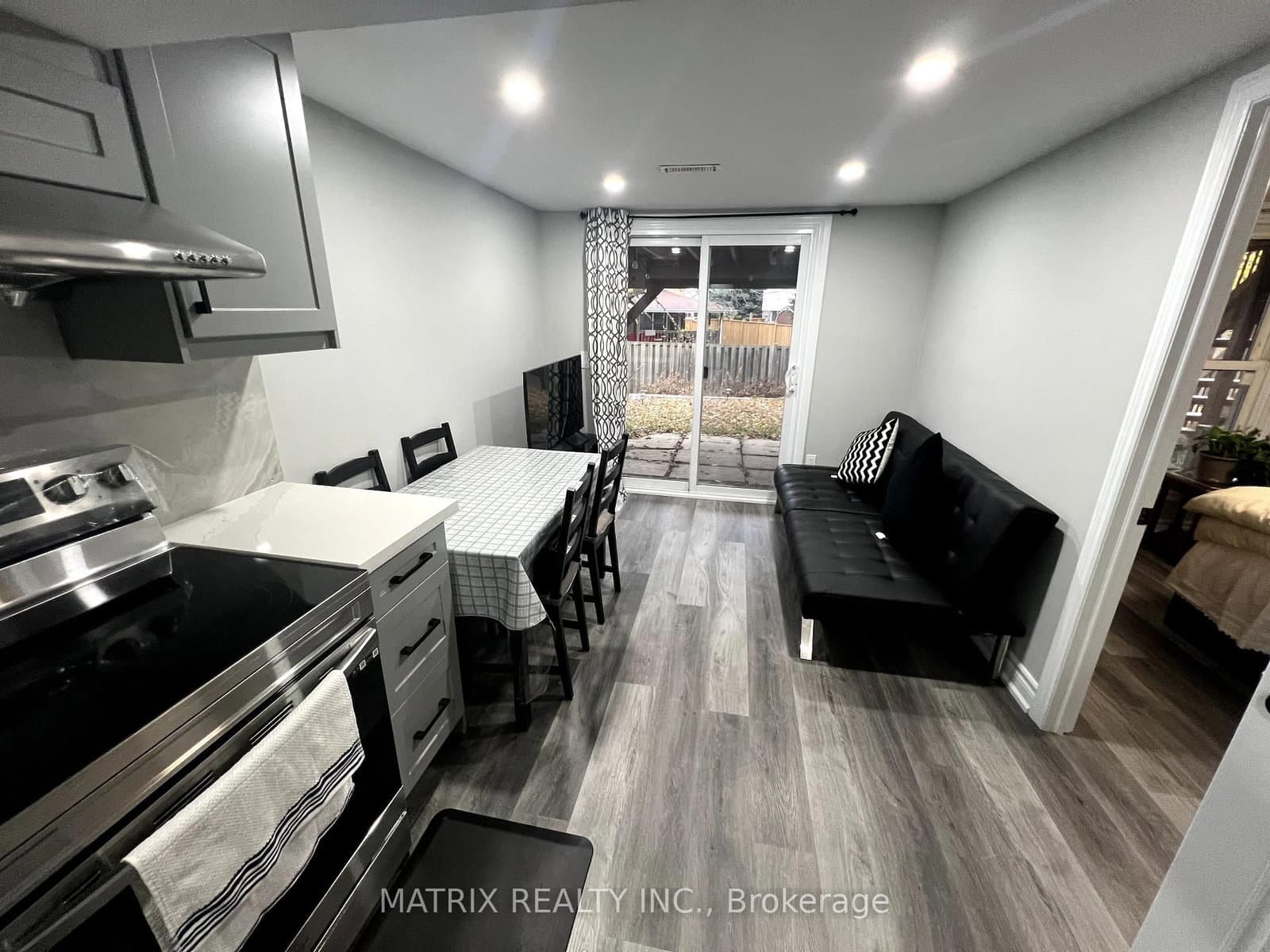 29 WARWICK CASTLE CRT in Toronto - Property View