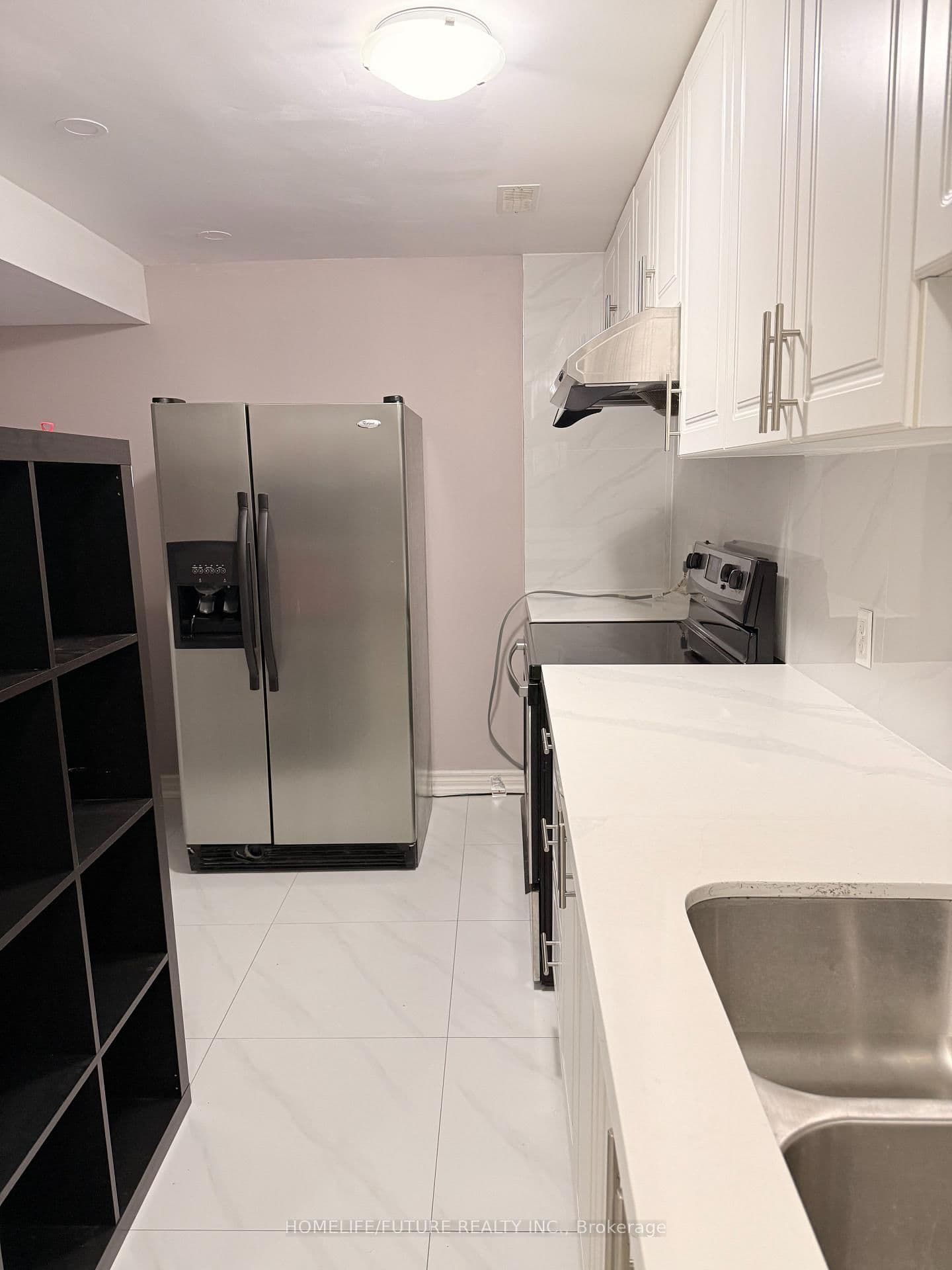 4 MEANDERING in Toronto - Property View