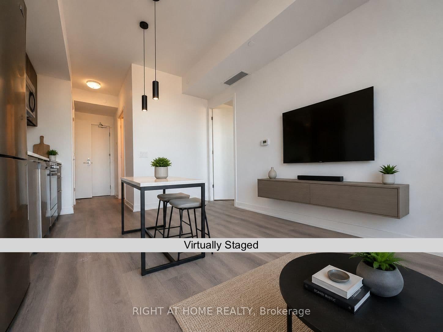 7439 KINGSTON RD in Toronto - Property View