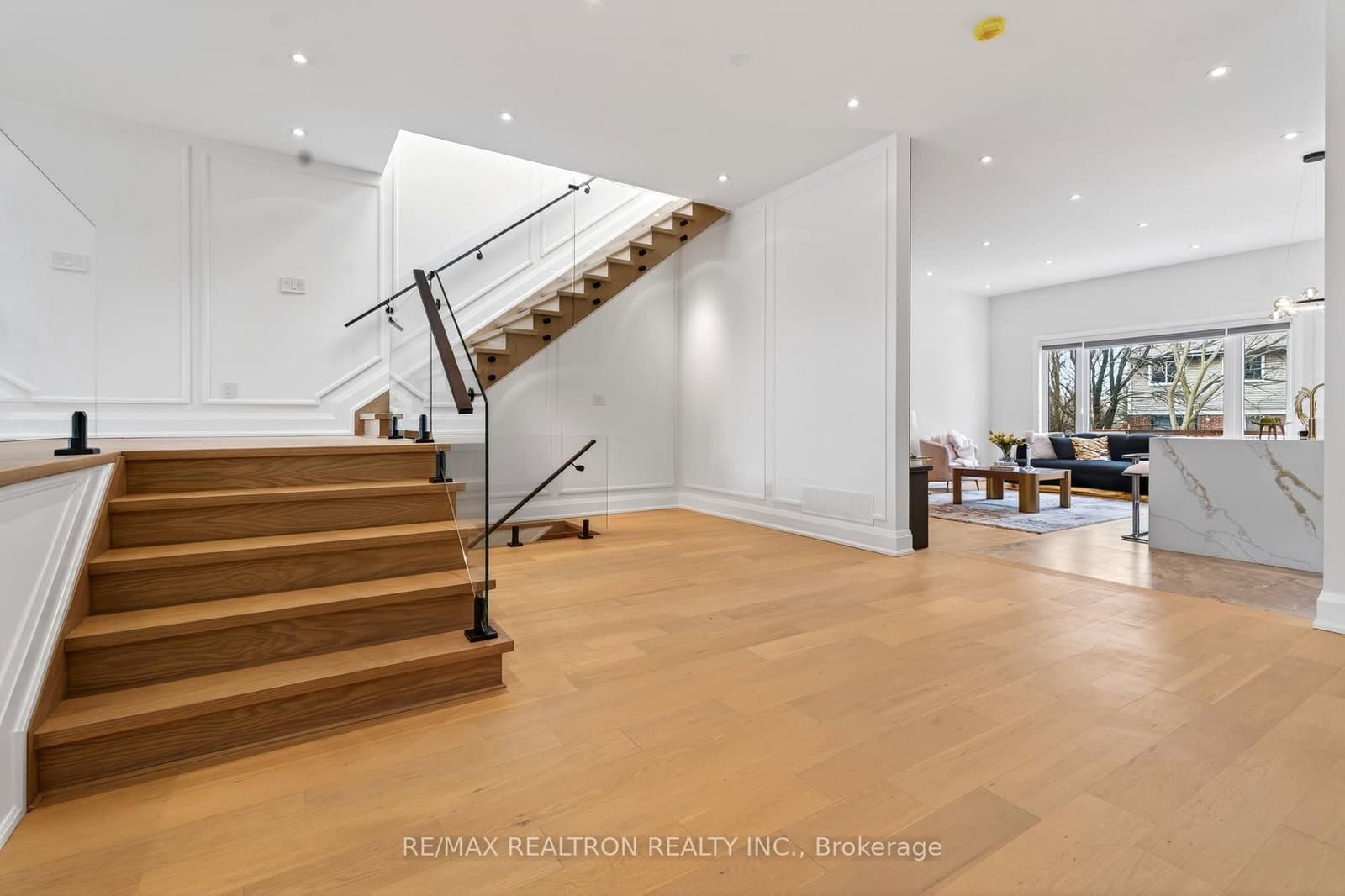 792 MIDLAND AVE in Toronto