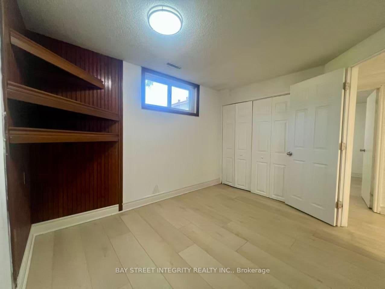 7 SNOWHILL CRES in Toronto - Property View