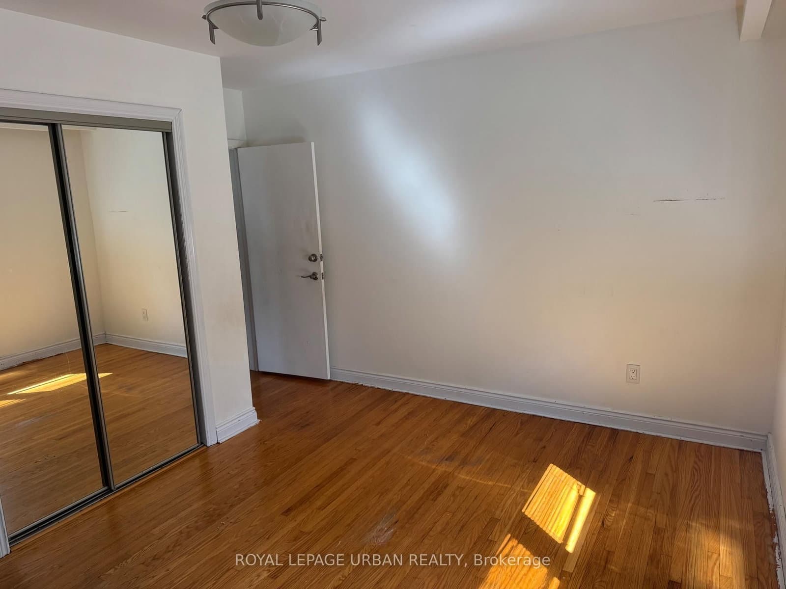126 MARILAKE DR in Toronto - Property View