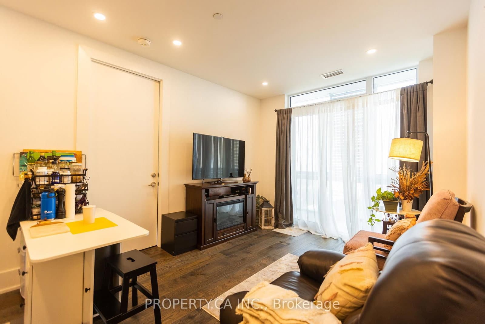 39 ROEHAMPTON AVE in Toronto - Property View