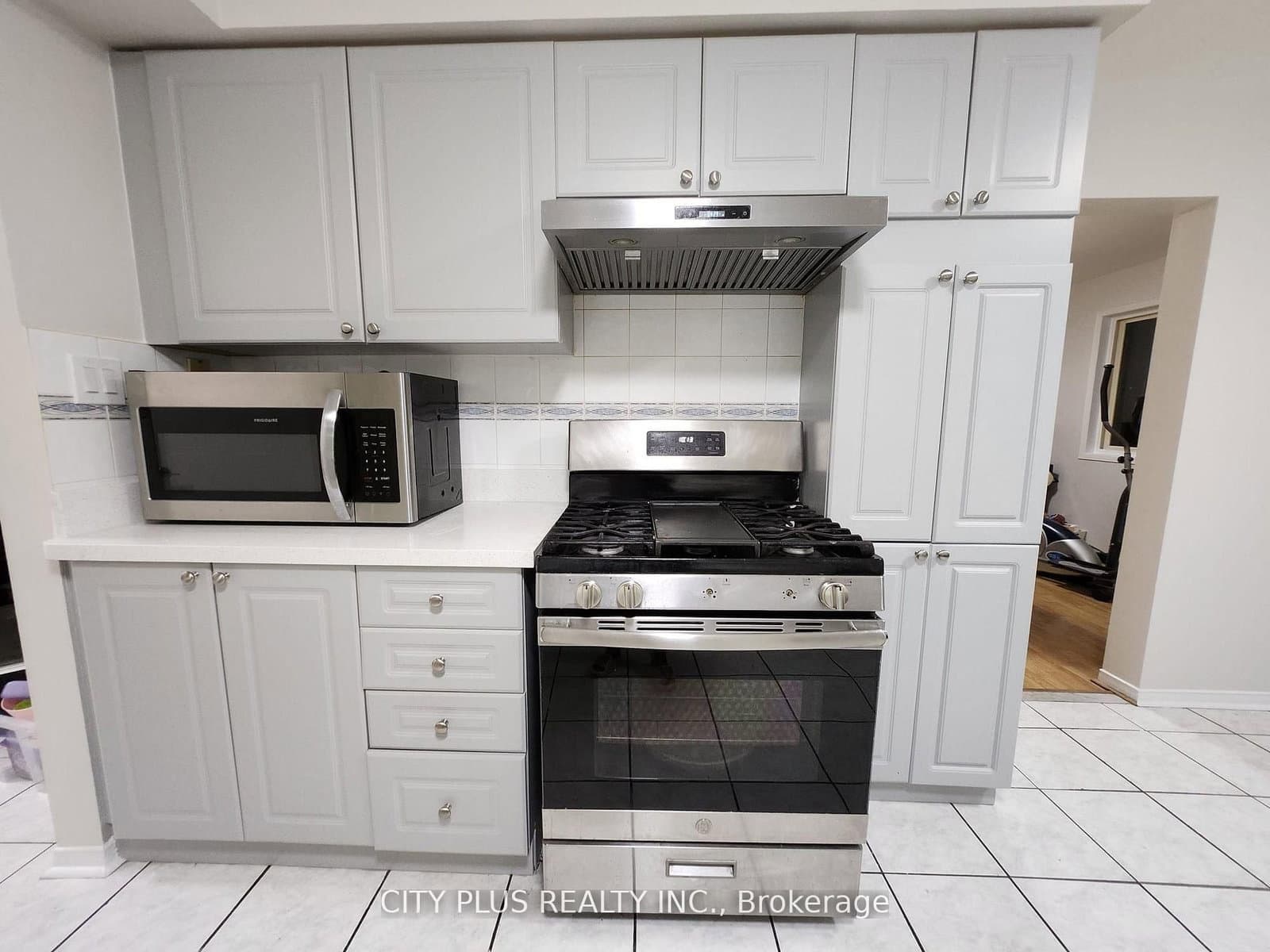 197 MCLEVIN AVE in Toronto