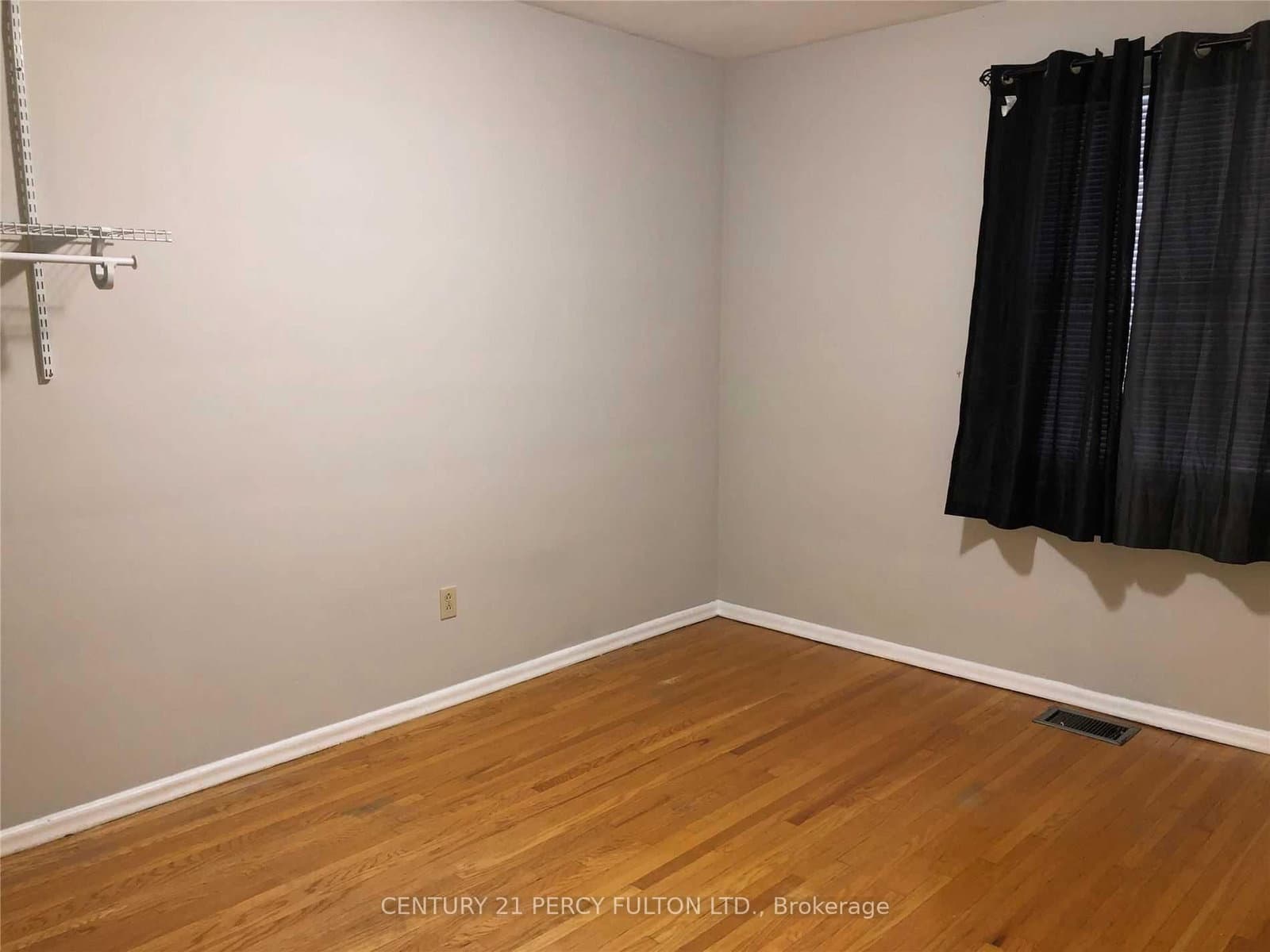 21 IVANHOE CRT in Toronto - Property View