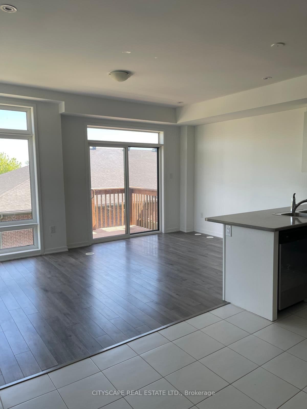 801 N HEATHROW PATH in Oshawa