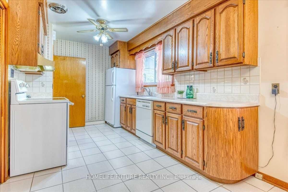 581 GIBBONS ST in Oshawa - Property View