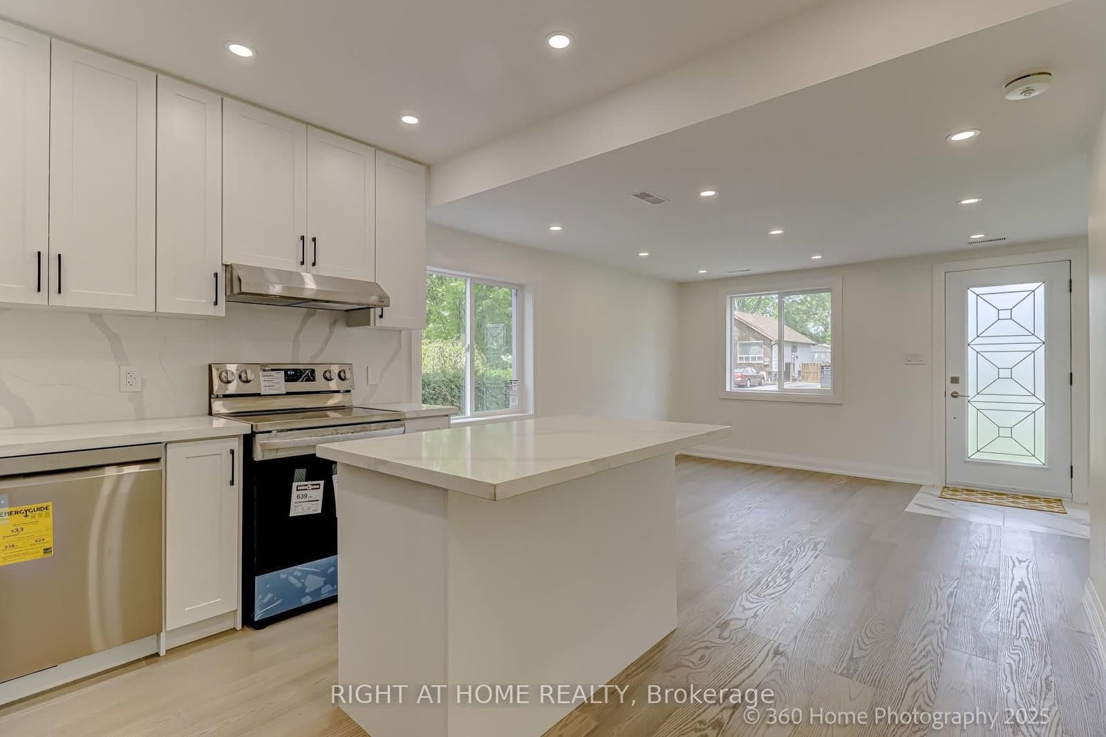 321 TAMPA DR in Georgina - Property View