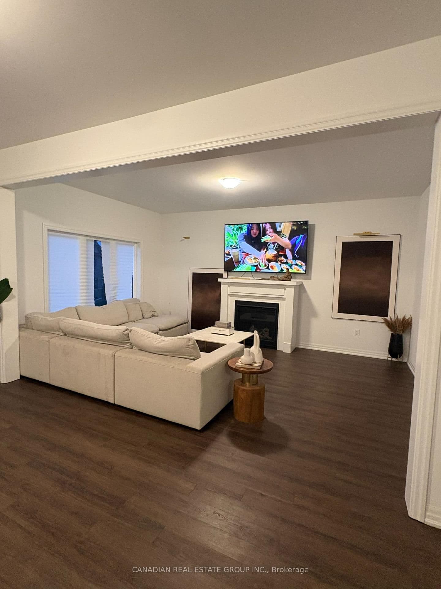 10 STENNETT DR in Georgina - Property View