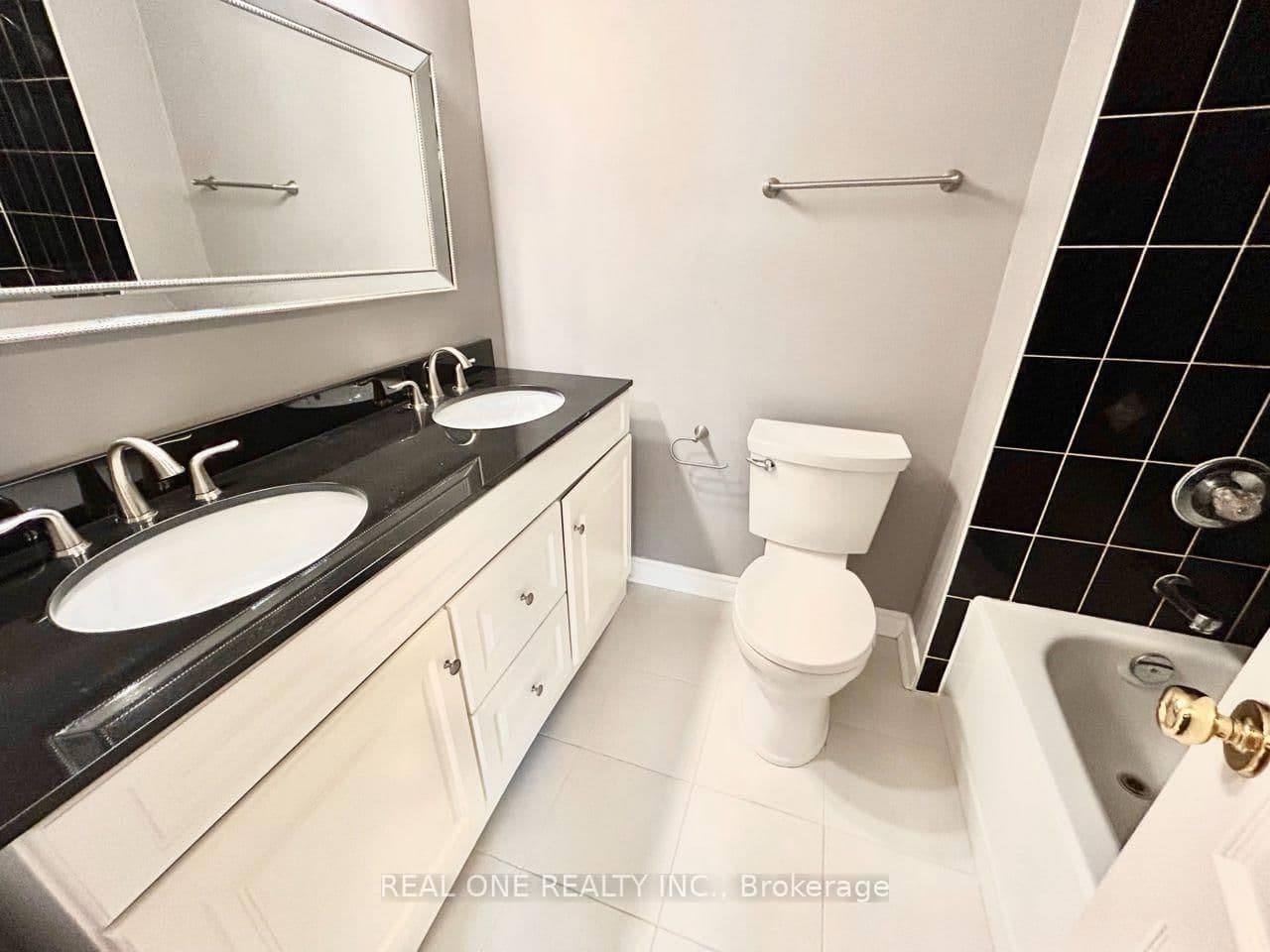 48 PRIMEAU DR in Aurora