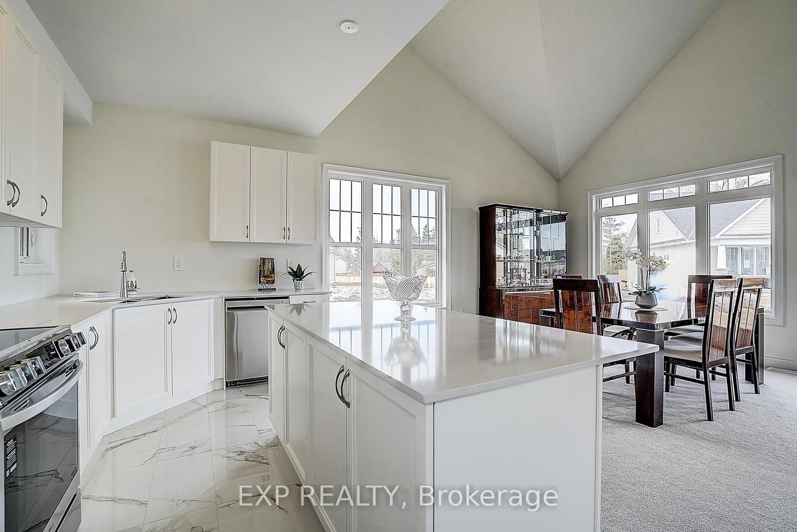 4 PALMIRA DR in Georgina - Property View