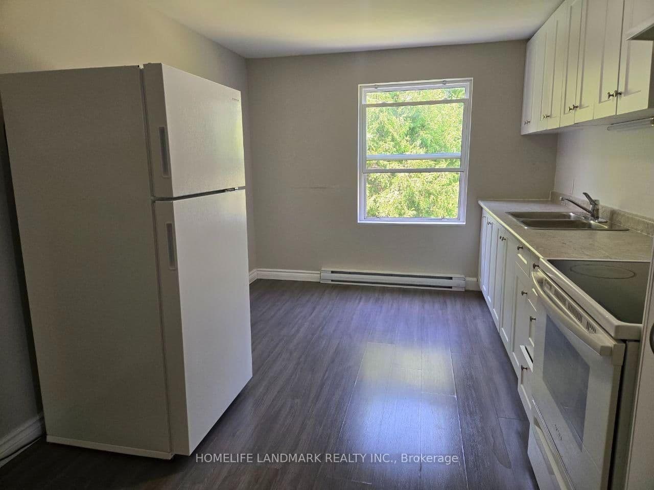 22 CENTRE ST in Aurora - Property View