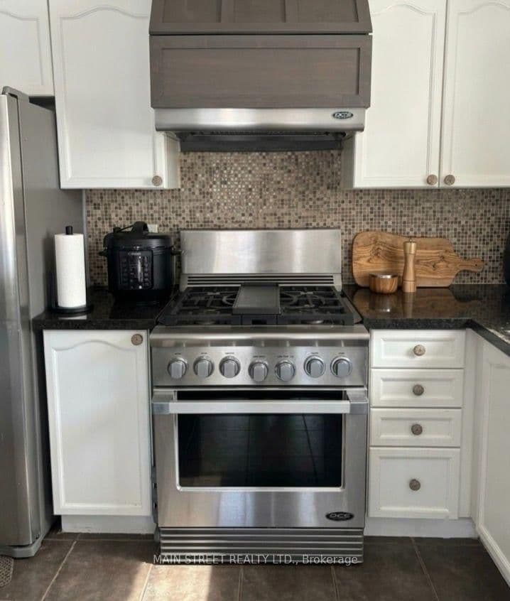 77 REDDENHURST CRES in Georgina - Property View