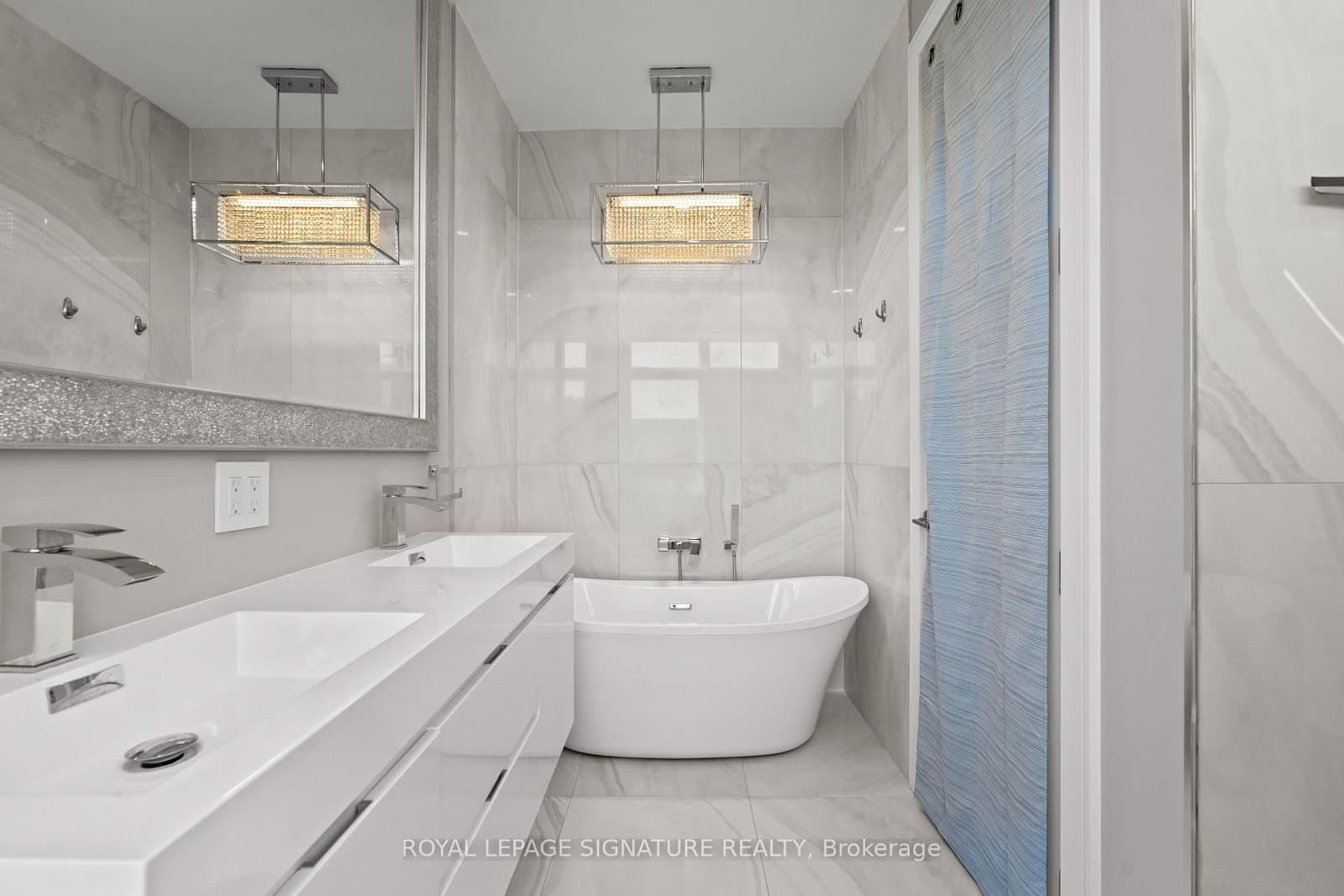 425B VALERMO DR in Toronto - Property View