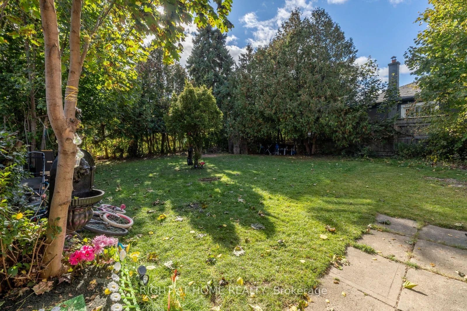 7 WESTHUMBER BLVD in Toronto - Property View
